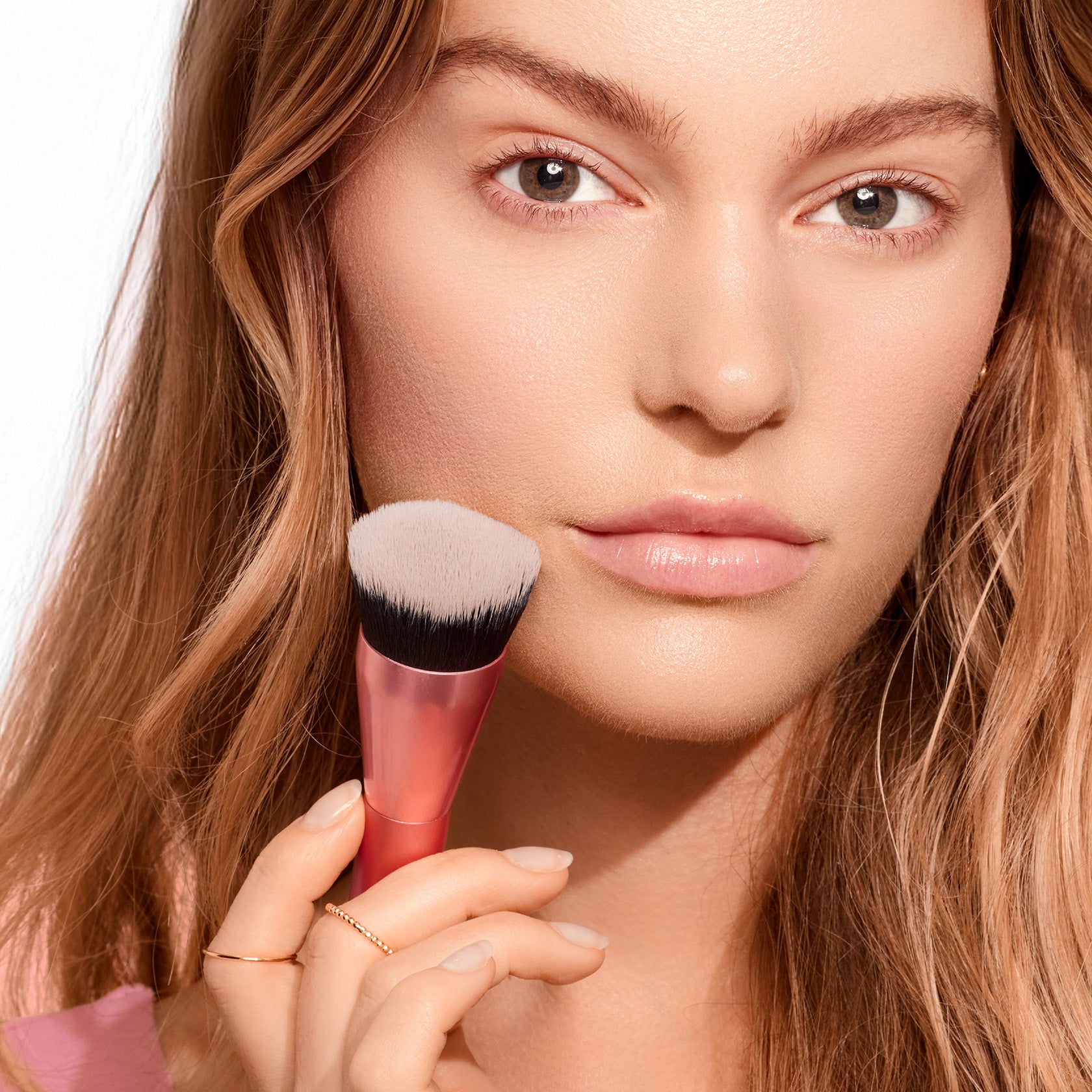 Real Techniques Glow Round Base Makeup Brush, For Liquid & Cream