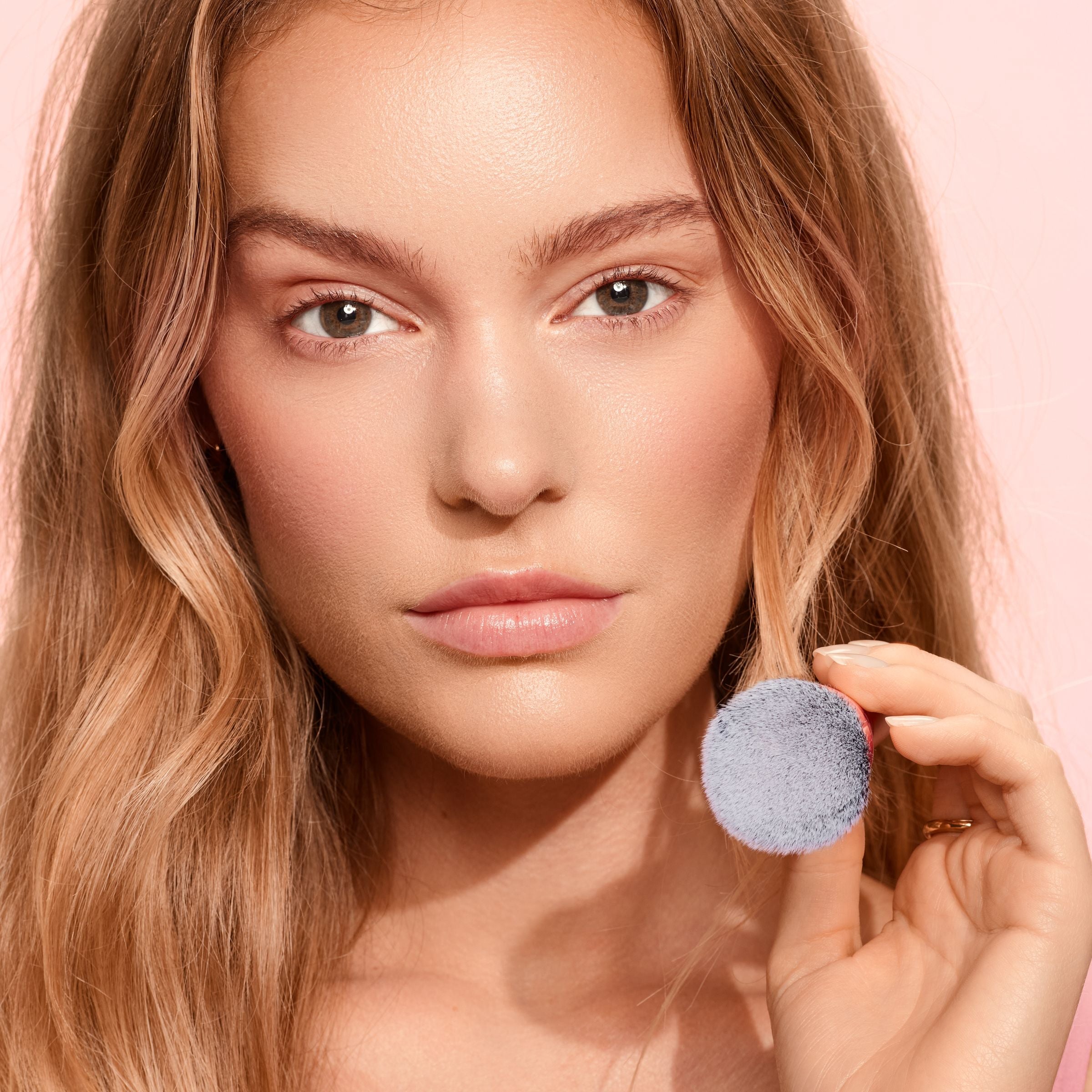 Real Techniques Glow Round Base Makeup Brush, For Liquid & Cream