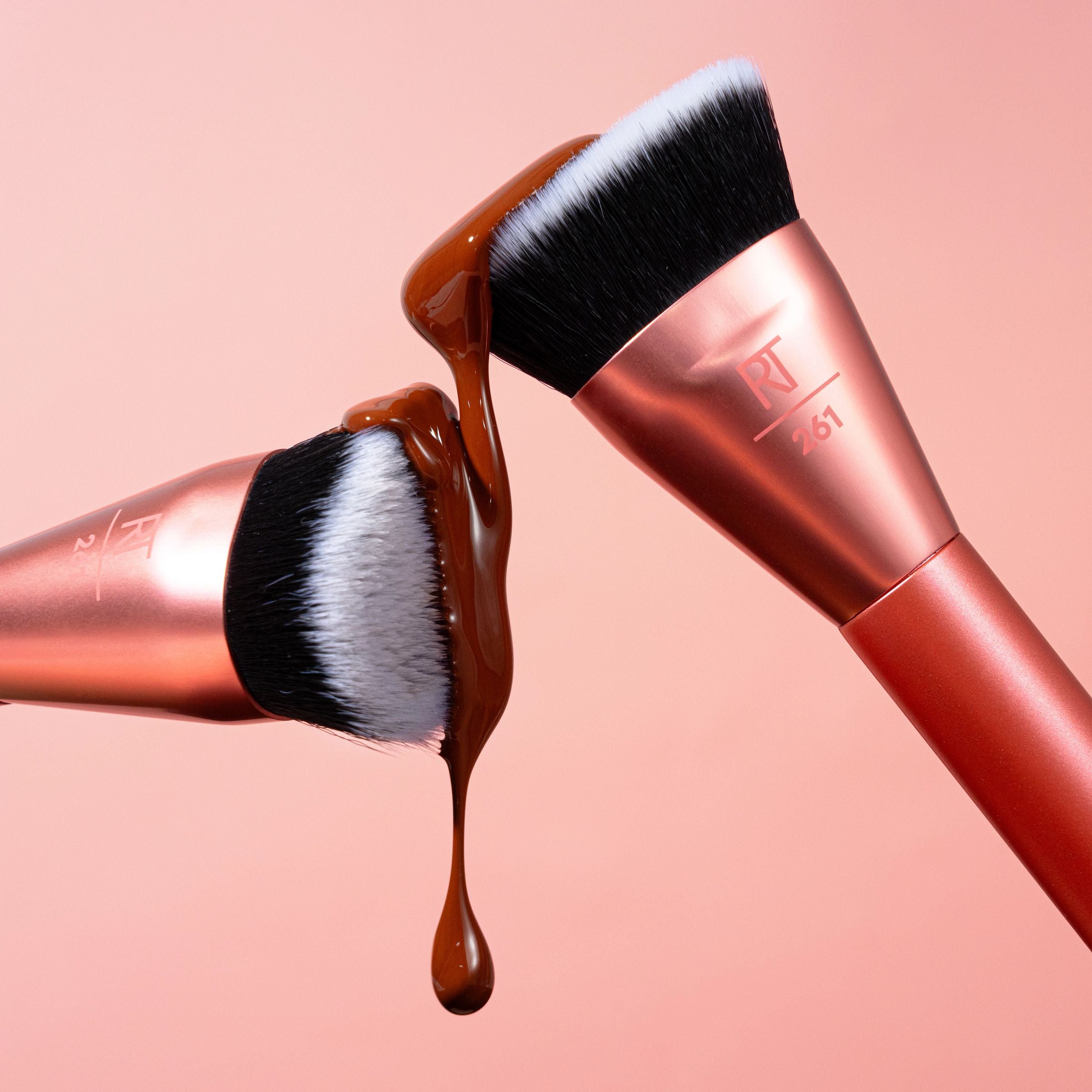 Real Techniques Snatch + Sculpt Contour Makeup Brush, For Liquid